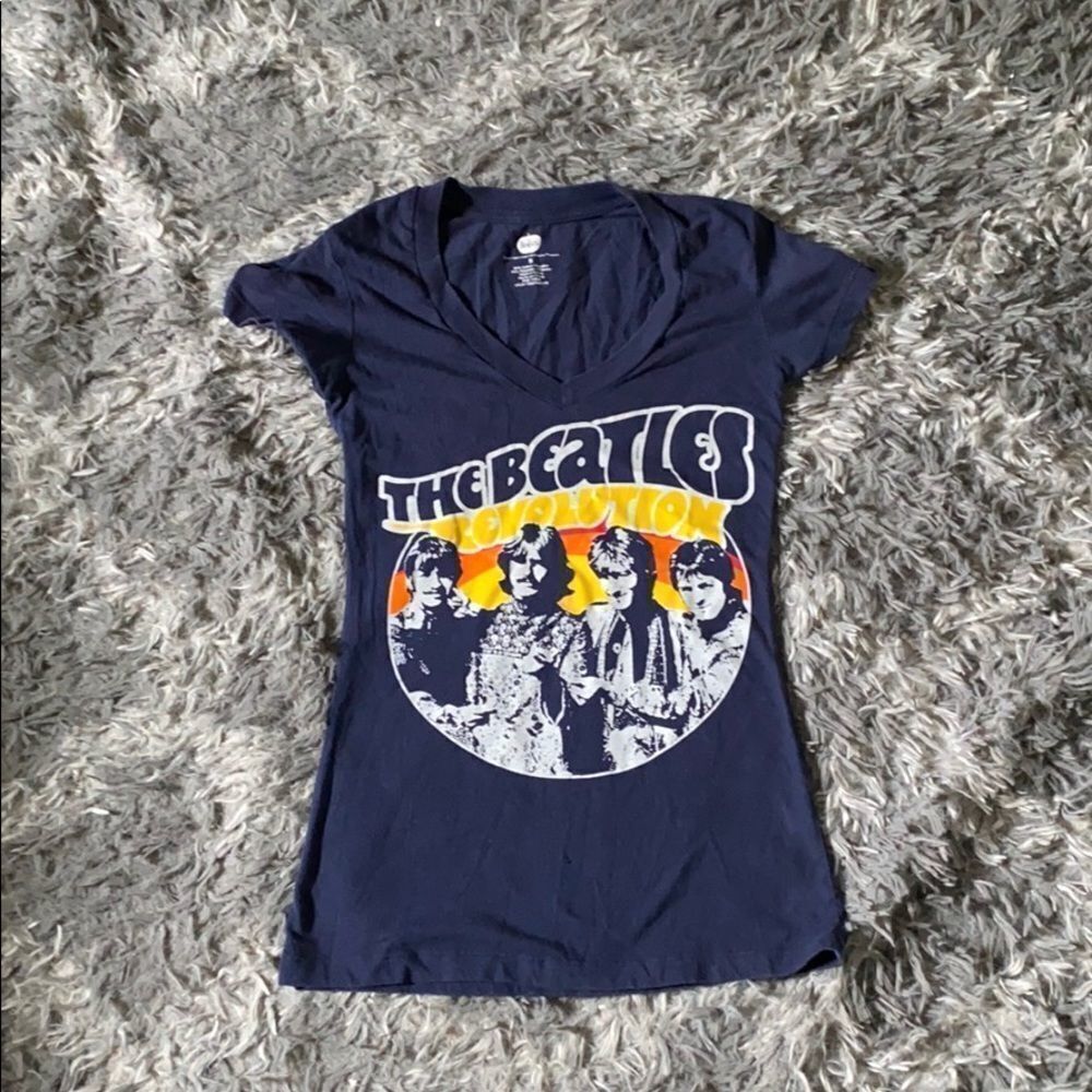 Vtg the Beatles v neck tee size small from 2011